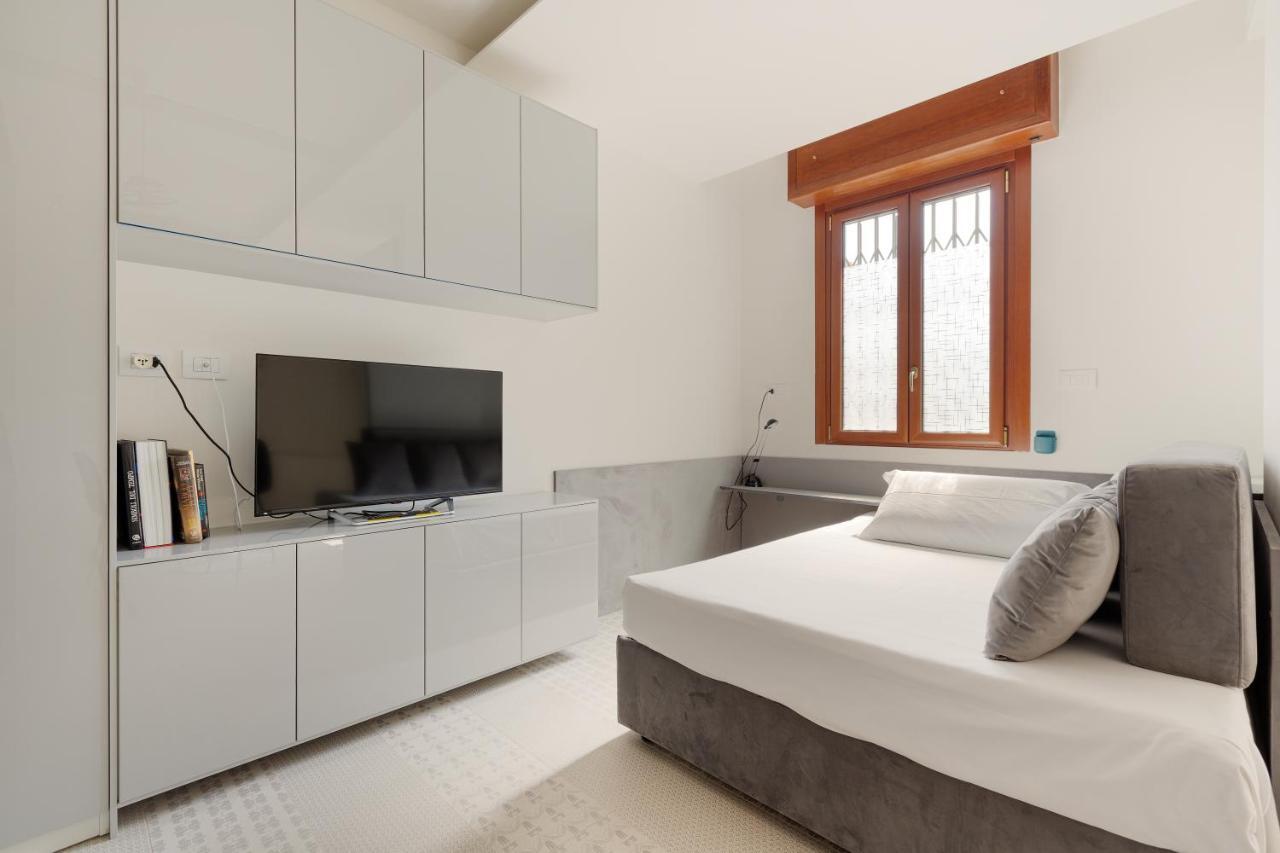 Milano Renovated Studio Apts Exterior foto