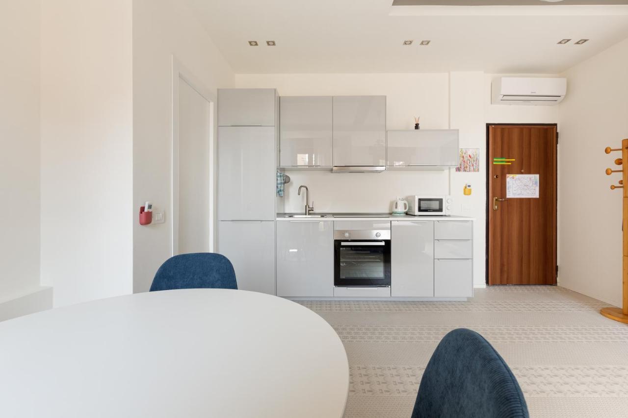 Milano Renovated Studio Apts Exterior foto